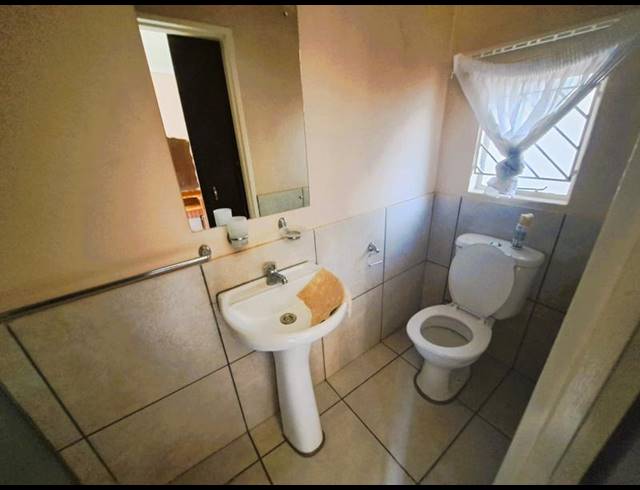 3 BEDROOM HOUSE FOR SALE IN HEUWELOORD